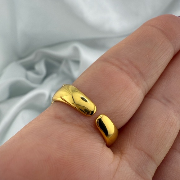 Half face Venus Unisex antique mythologyGold-Tone Statement Ring - Picture 4 of 5